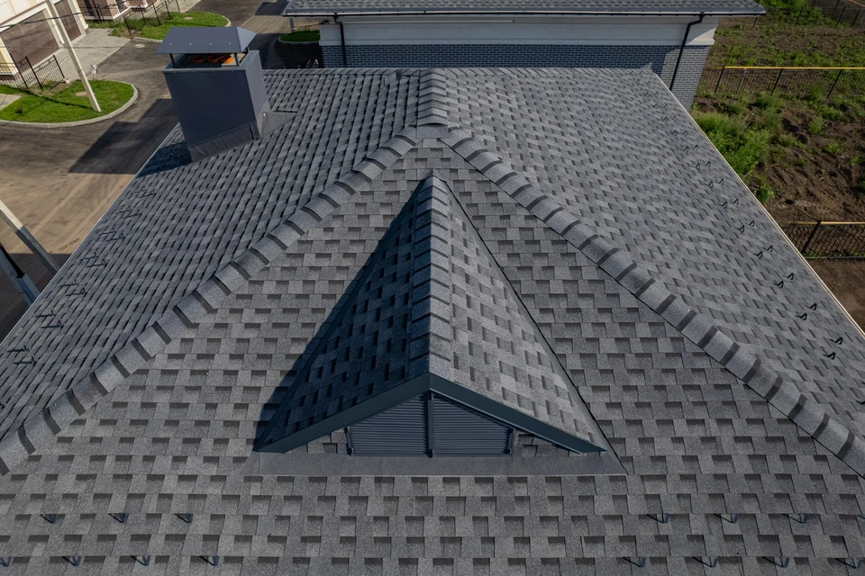 Construction de toitures avec tuiles en argile